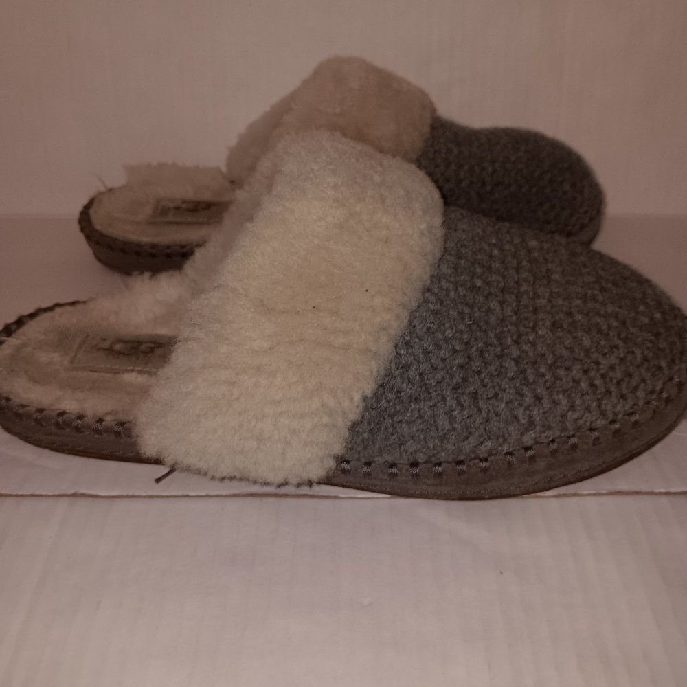 UGG WOMAN SLIDE ON COZY SLIPPERS - Picture 6 of 8